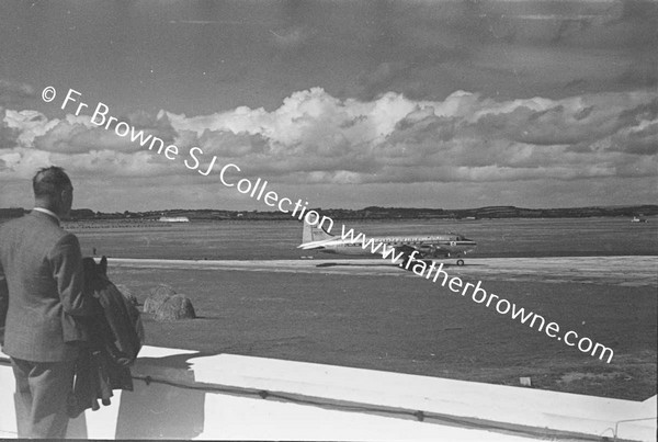 SHANNON AIRPORT VIEW OF AREOPLANE ON APRON   B MARTIN